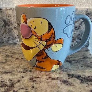 AUTHENTIC DISNEY TIGGER MUG
